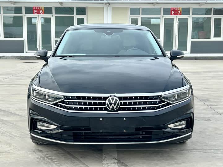Фото 2 - Volkswagen Magotan