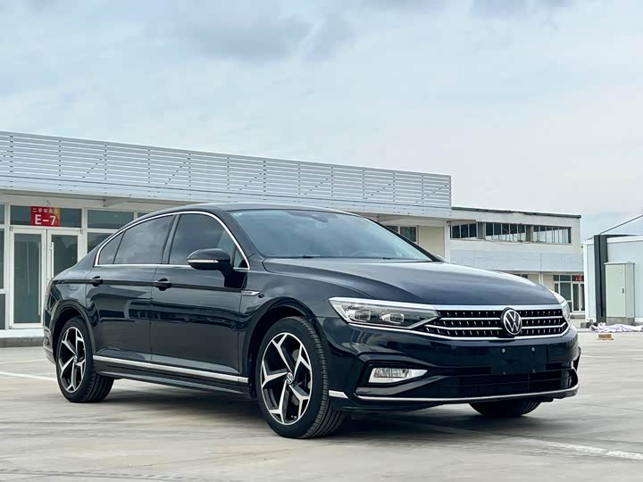 Фото 3 - Volkswagen Magotan