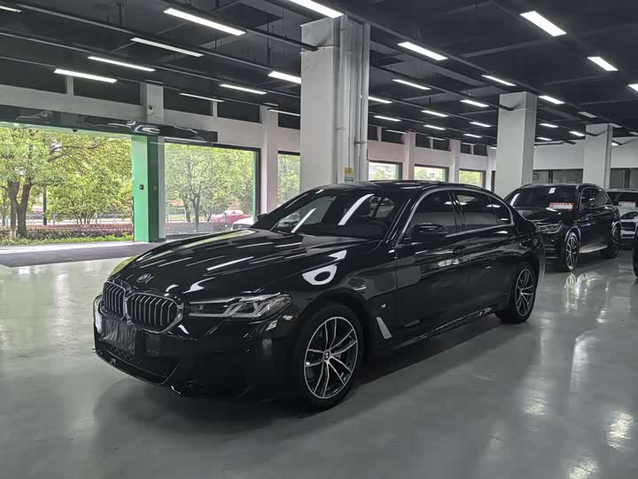 Photo 1 - BMW 5 Series