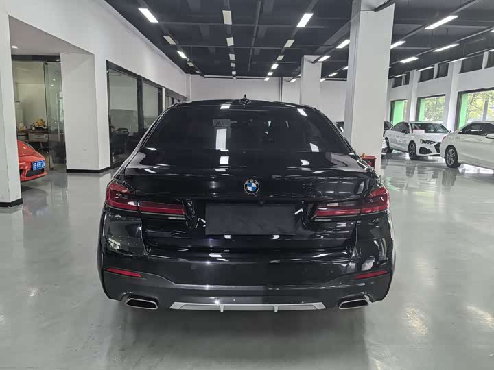 Photo 6 - BMW 5 Series