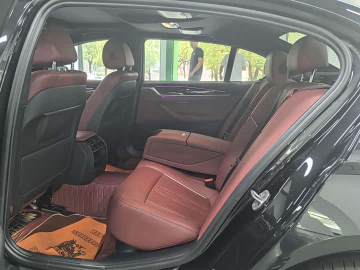 Photo 9 - BMW 5 Series