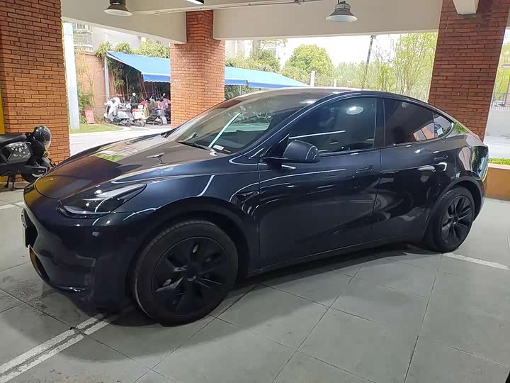 Photo 2 - Tesla Model Y