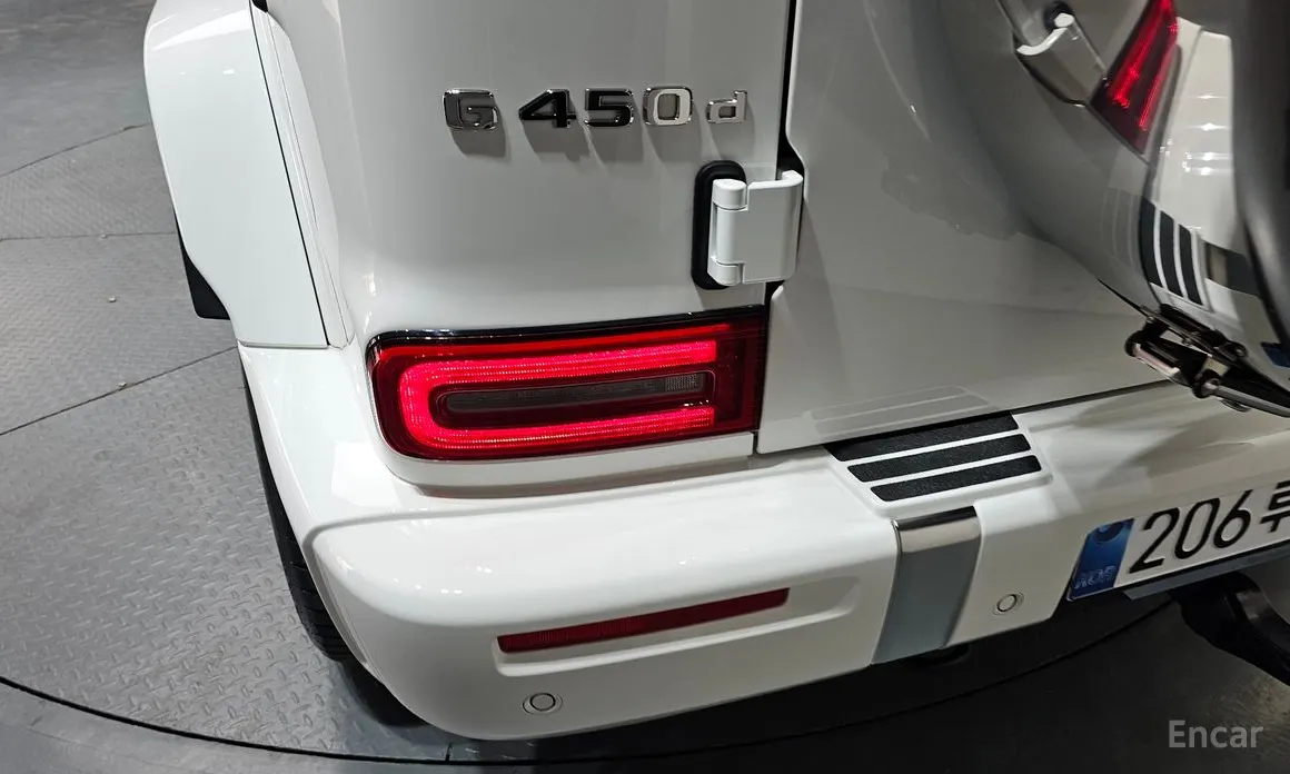 Mercedes-Benz G-Class 2024 G450d