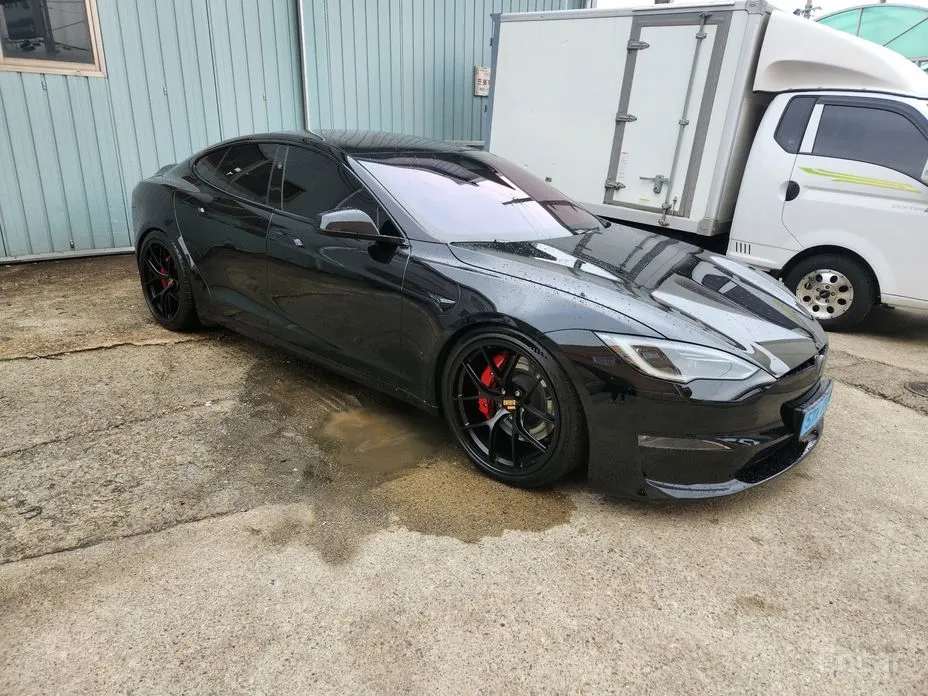 Tesla Model S 2012 Plaid
