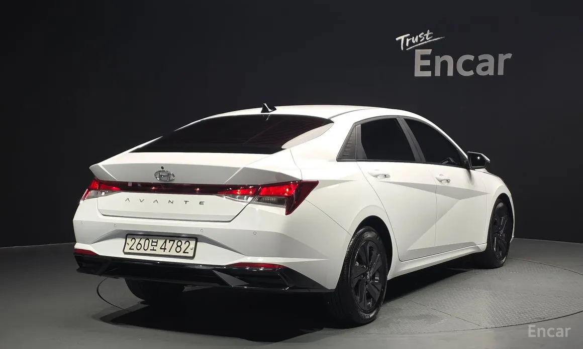 Фото 2 - Hyundai Avante