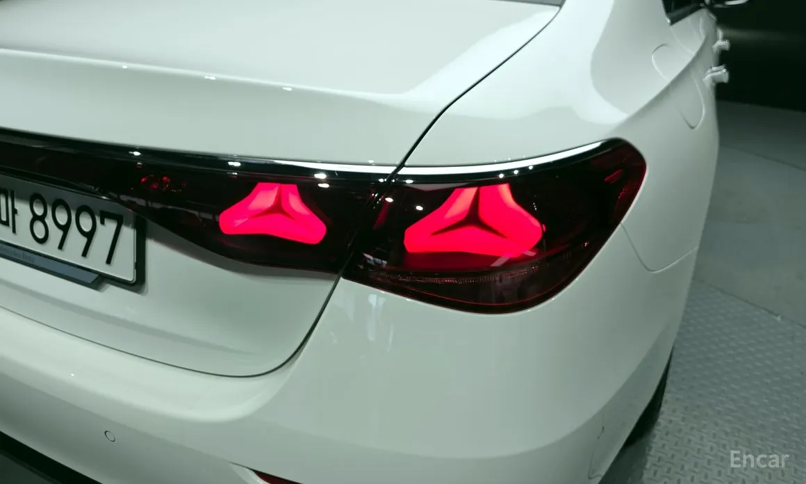 Mercedes-Benz E-Class 2024 E200 Avantgarde