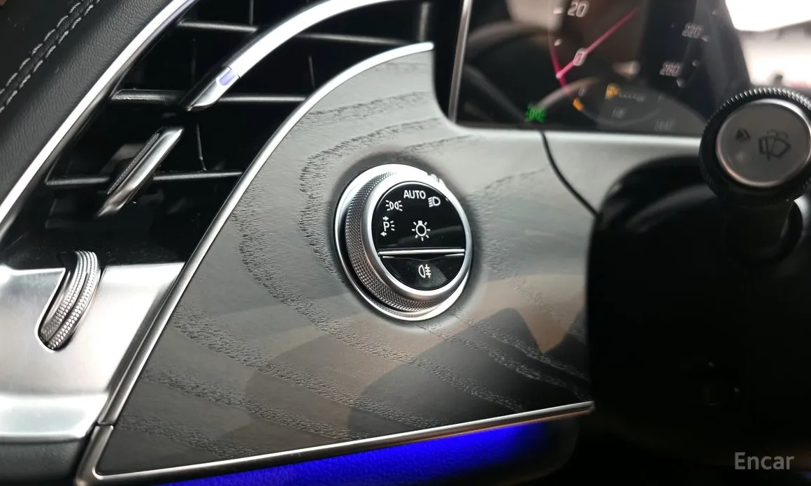 Mercedes-Benz E-Class 2024 E200 Avantgarde