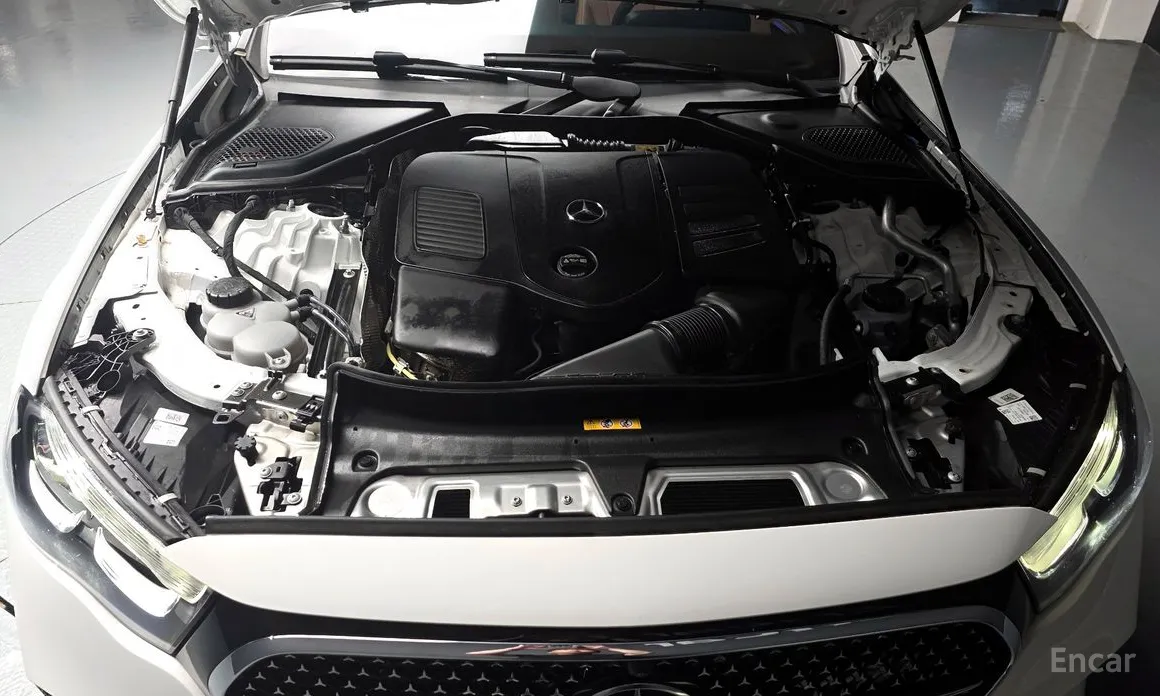 Mercedes-Benz E-Class 2024 E200 Avantgarde