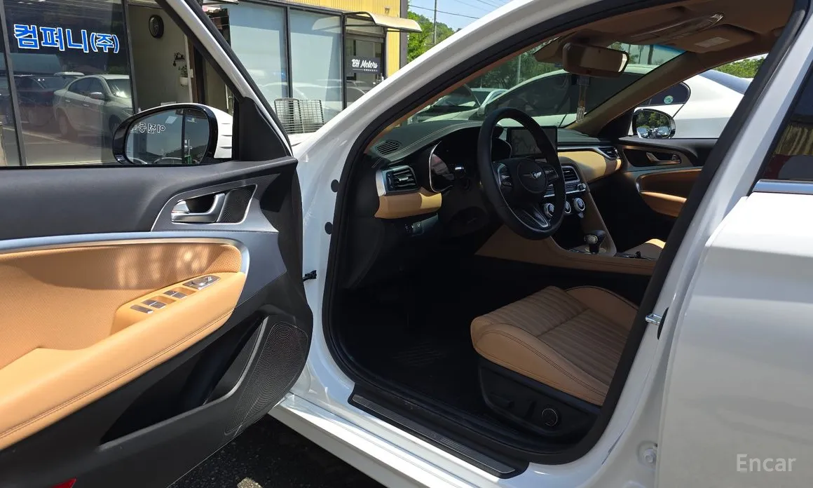 Photo 10 - Genesis G70
