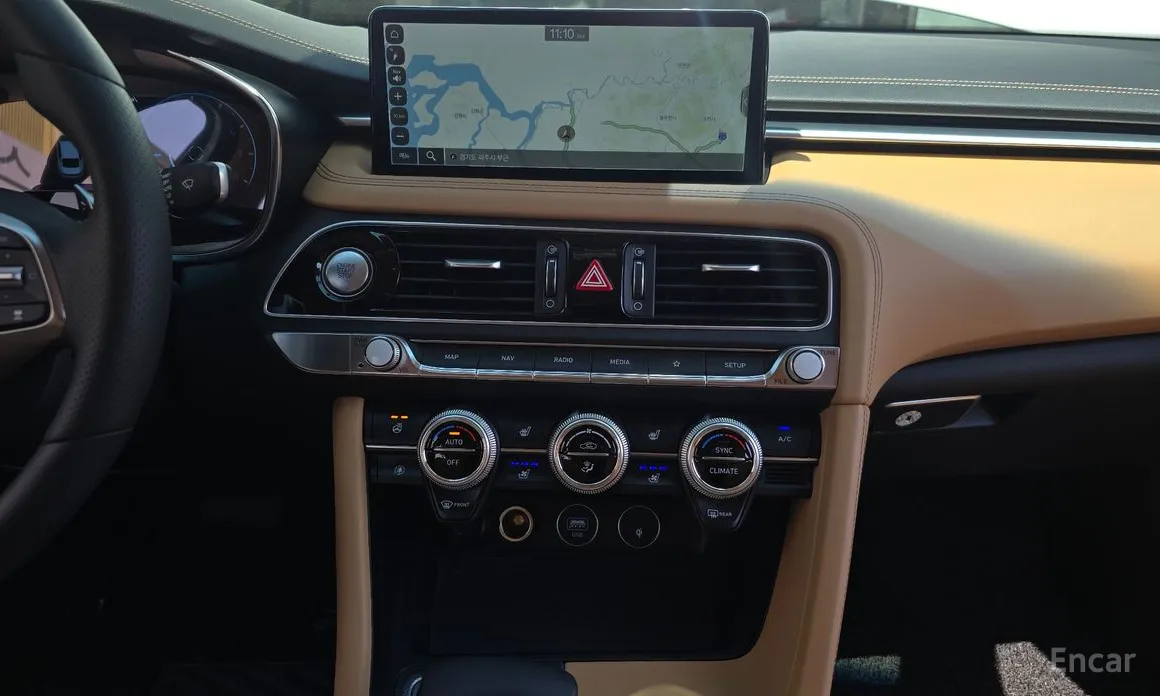 Photo 14 - Genesis G70