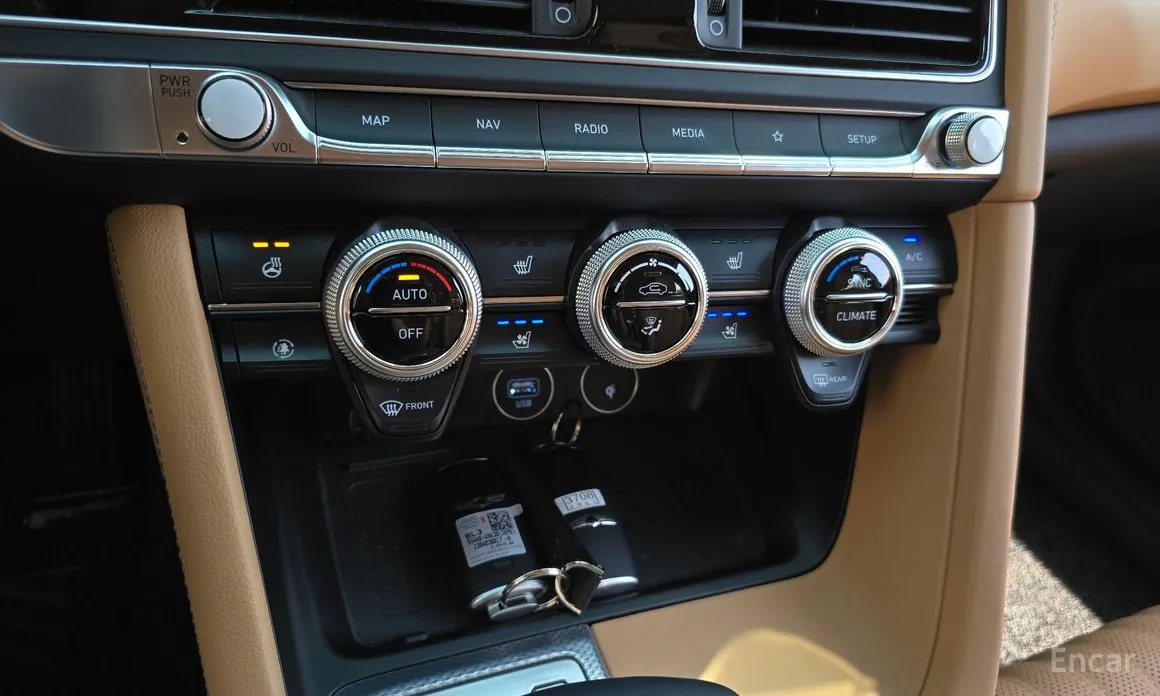 Photo 16 - Genesis G70