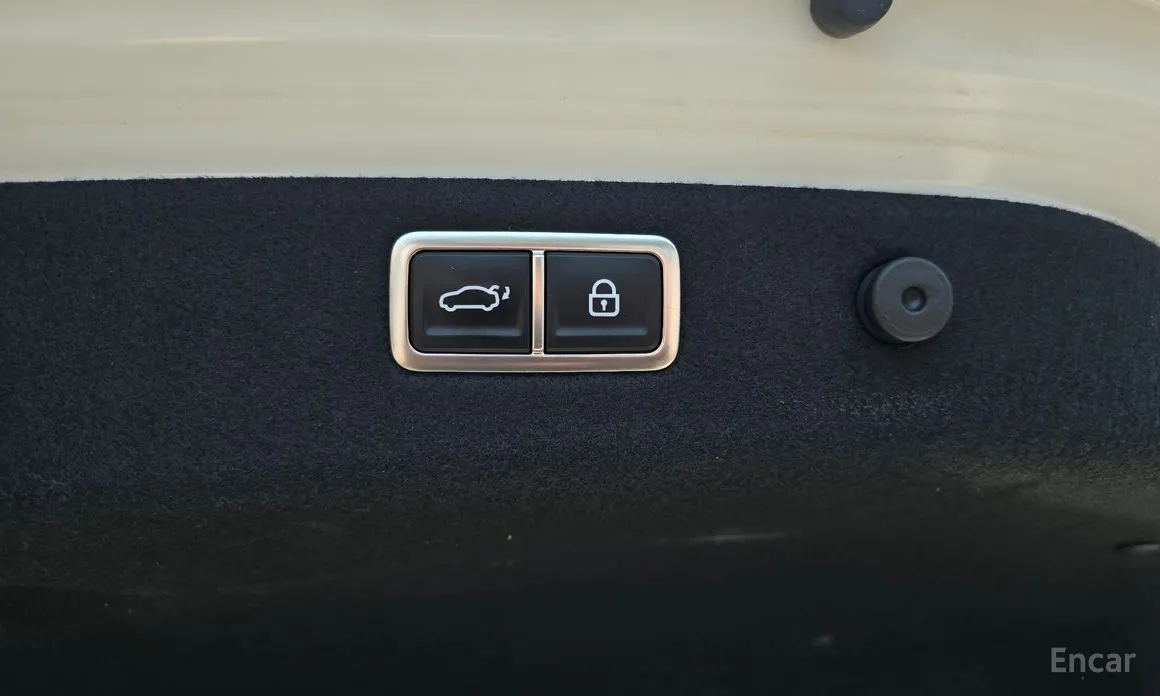 Photo 20 - Genesis G70