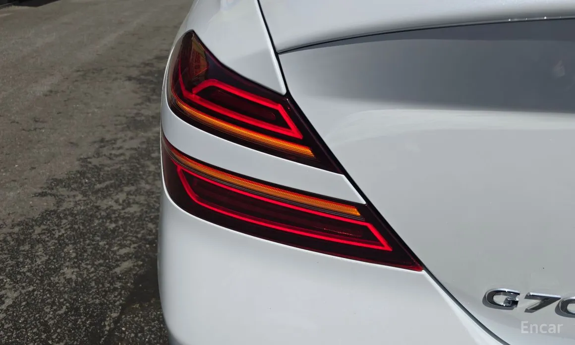 Photo 23 - Genesis G70