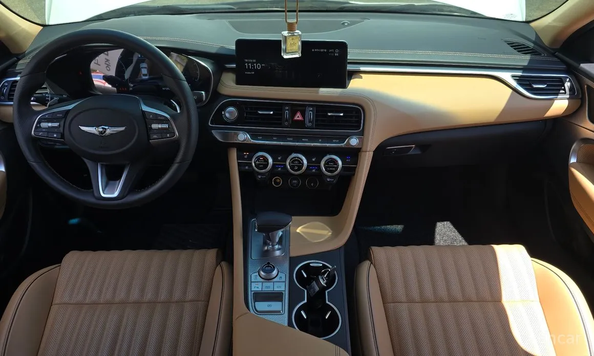 Photo 7 - Genesis G70