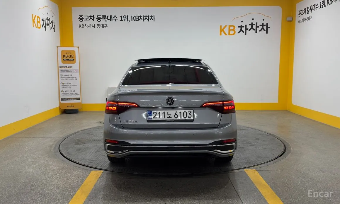 Photo 4 - Volkswagen Jetta