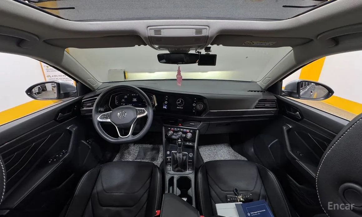 Photo 7 - Volkswagen Jetta