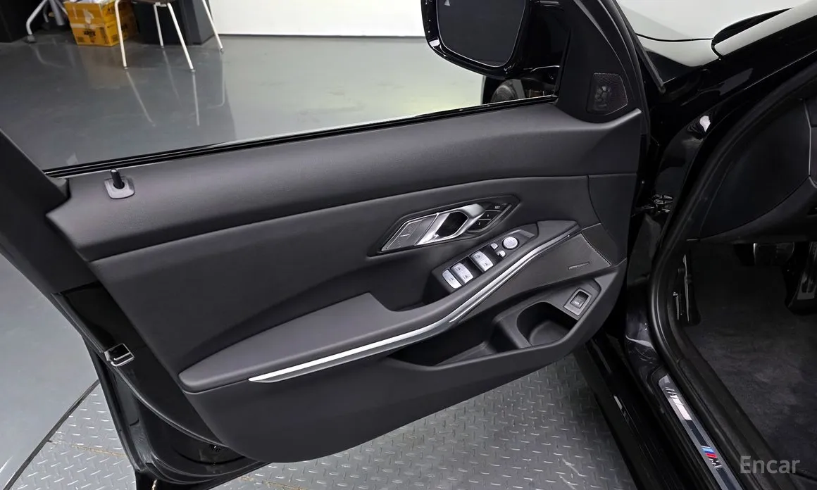 BMW 3 Series 2019 320i M Sport