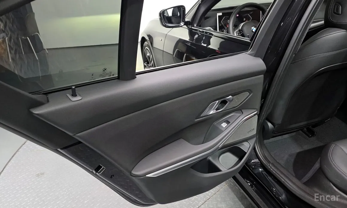 BMW 3 Series 2019 320i M Sport