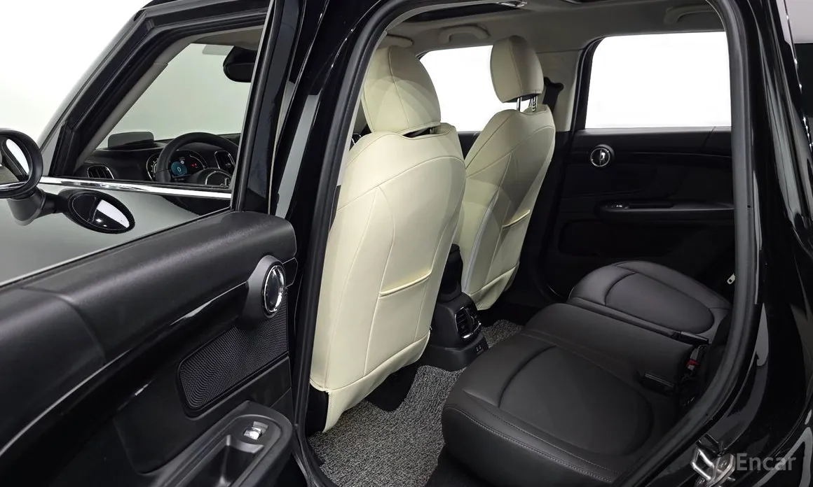 Mini Countryman 2011 Classic Plus Launch Pack