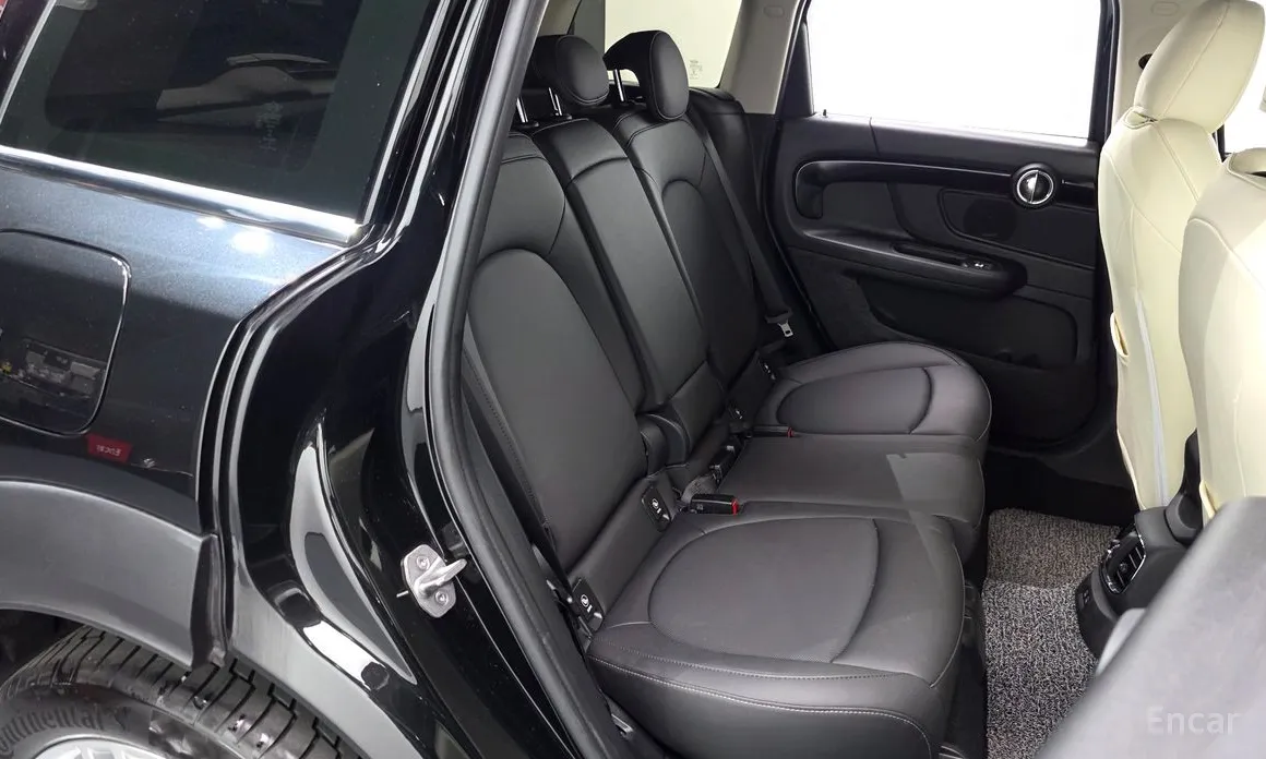 Mini Countryman 2011 Classic Plus Launch Pack