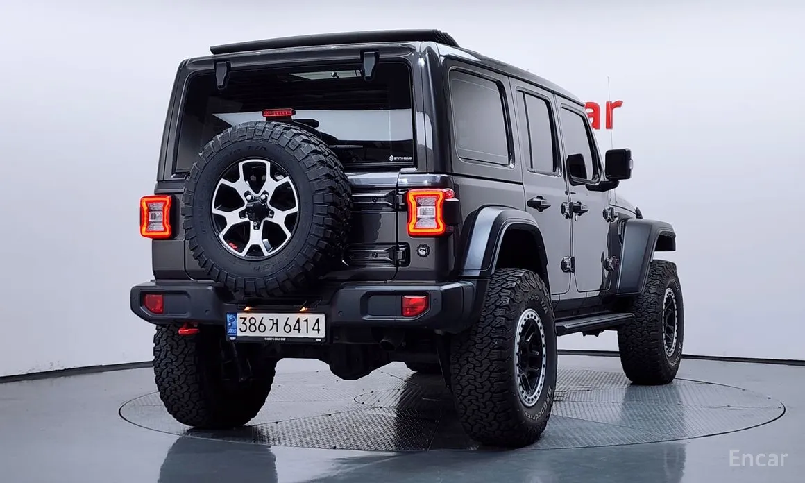 Фото 2 - Jeep Wrangler