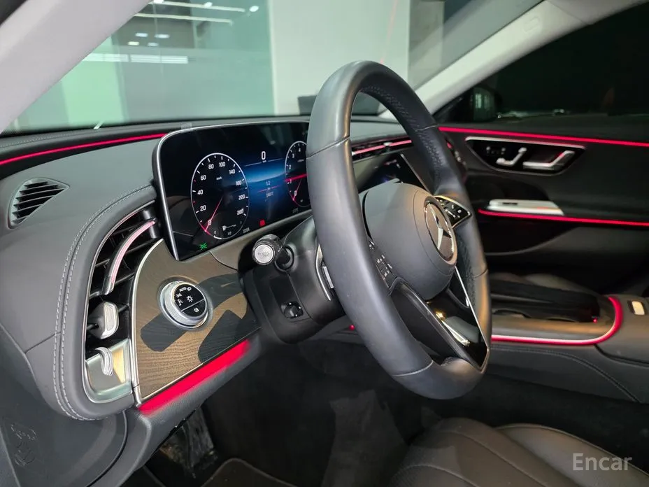 Mercedes-Benz E-Class 2024 E200 Avantgarde