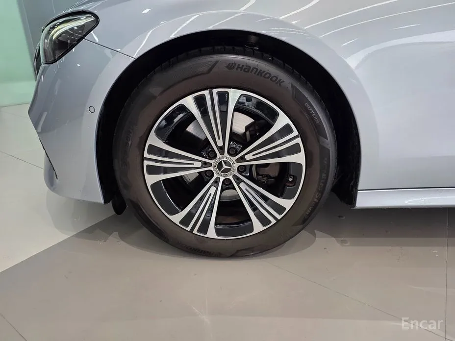 Mercedes-Benz E-Class 2024 E200 Avantgarde