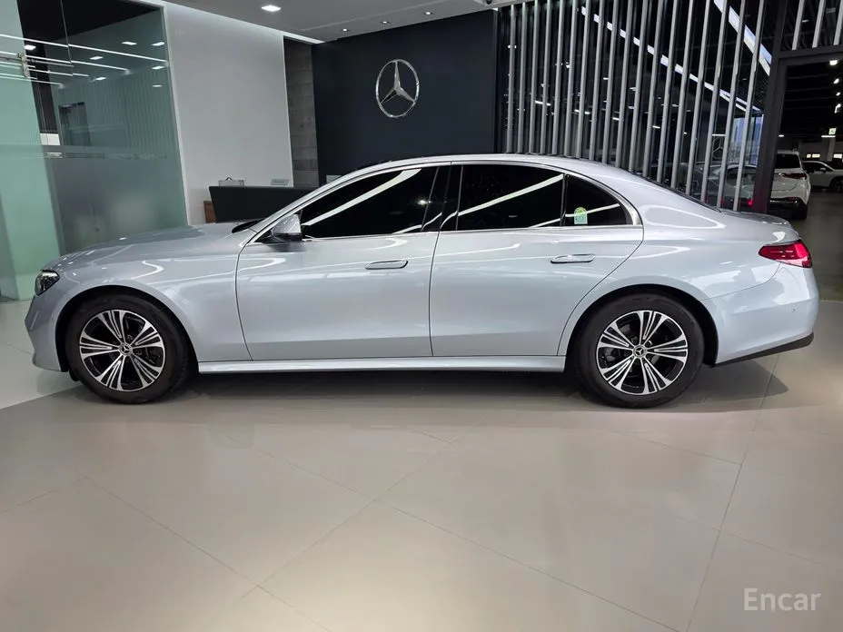 Mercedes-Benz E-Class 2024 E200 Avantgarde