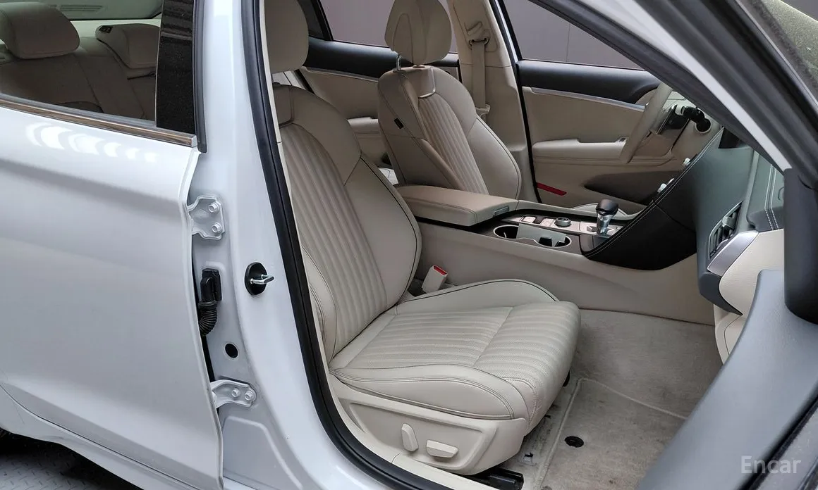 Genesis G70 2020 Gasoline 2.0T 2WD