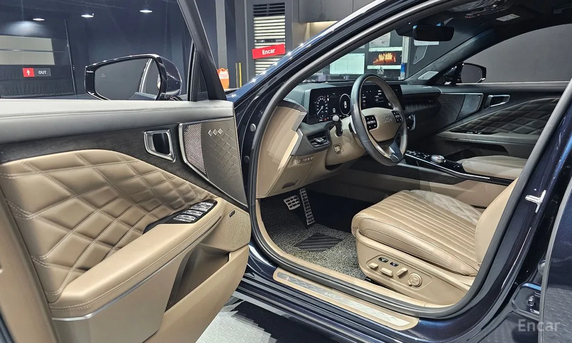 Photo 10 - Kia K8