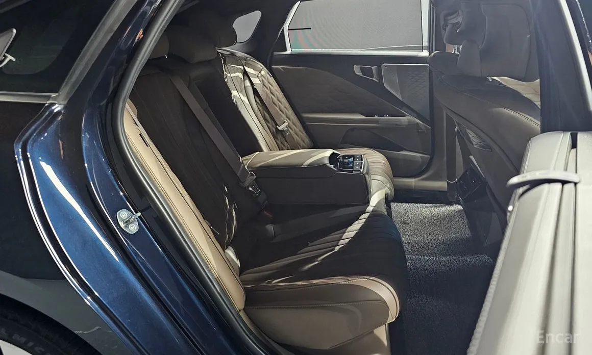 Photo 12 - Kia K8