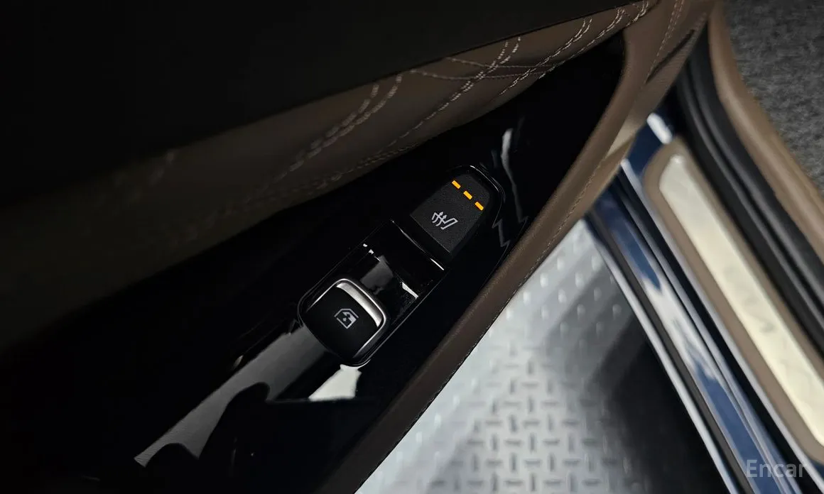 Photo 18 - Kia K8