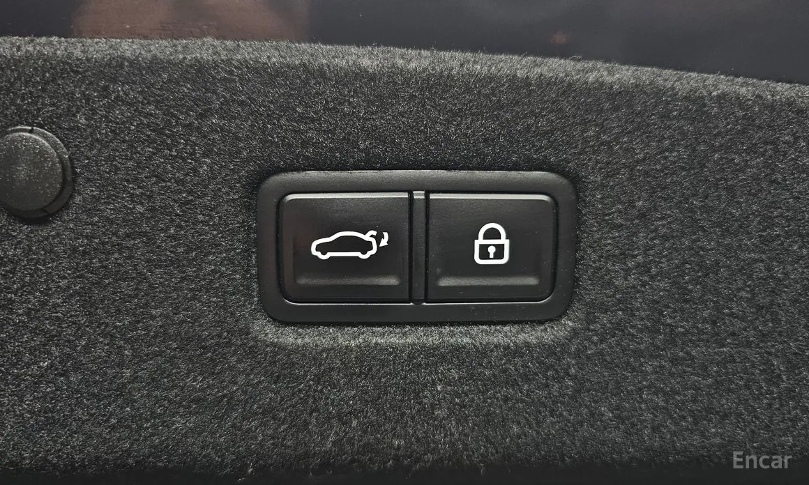 Photo 20 - Kia K8