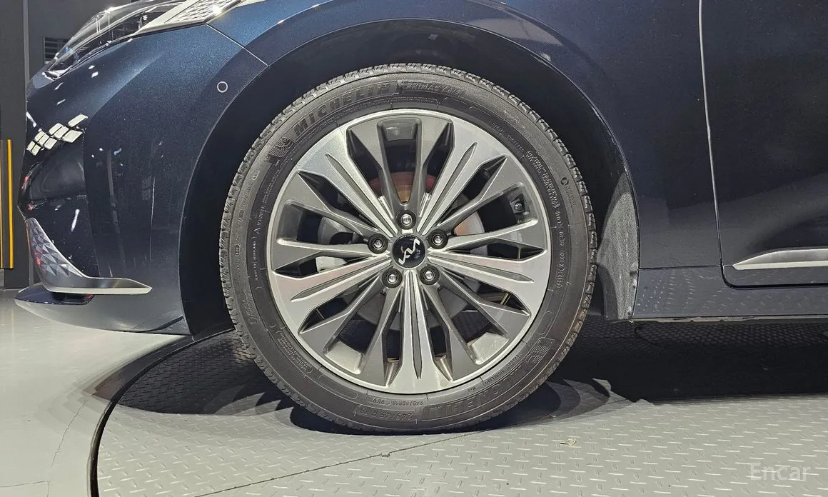 Photo 5 - Kia K8