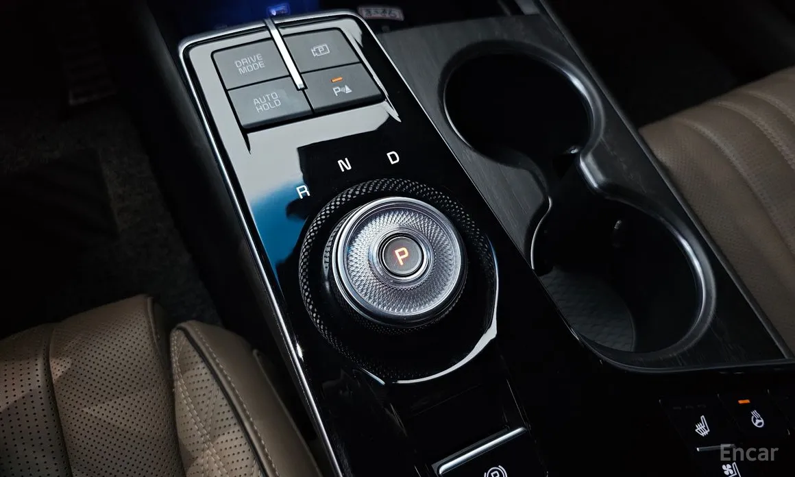 Photo 9 - Kia K8