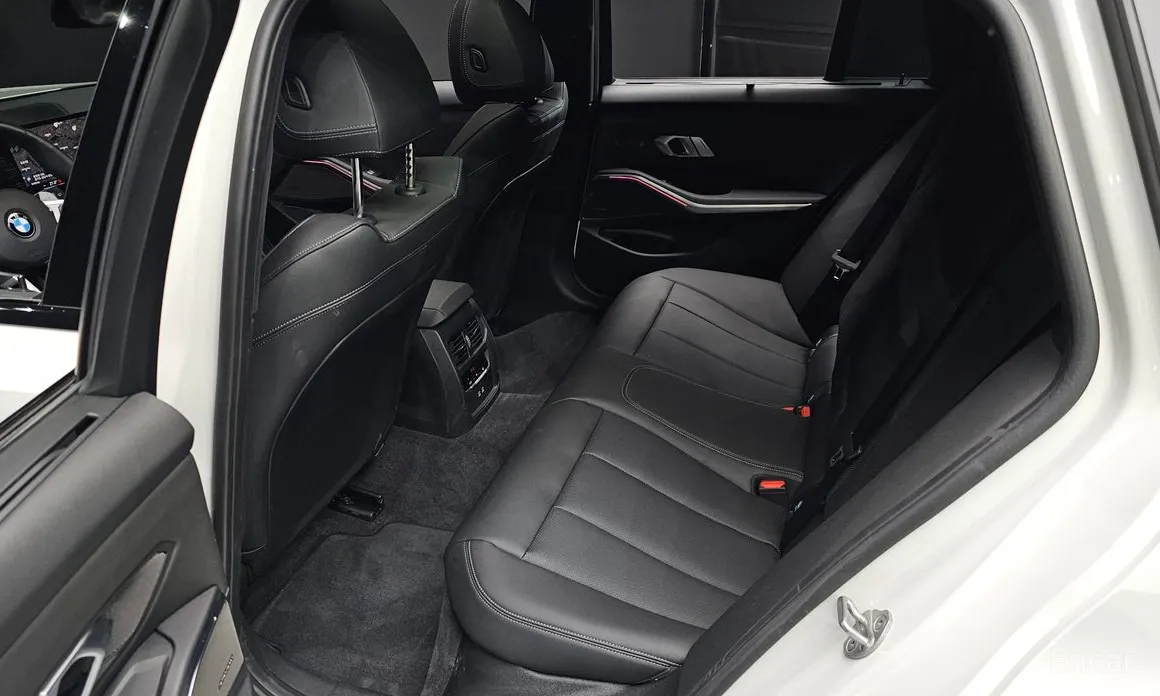 BMW 3 Series 2019 320i Touring M Sports