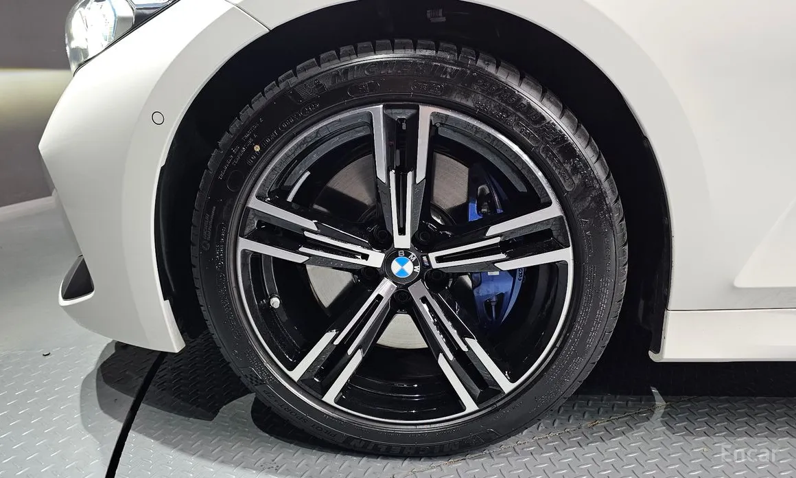 BMW 3 Series 2019 320i Touring M Sports