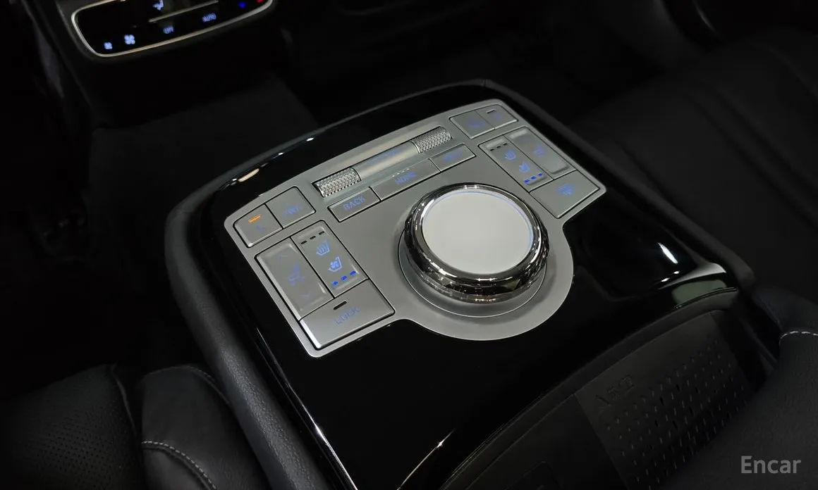 Фото 17 - Genesis G80
