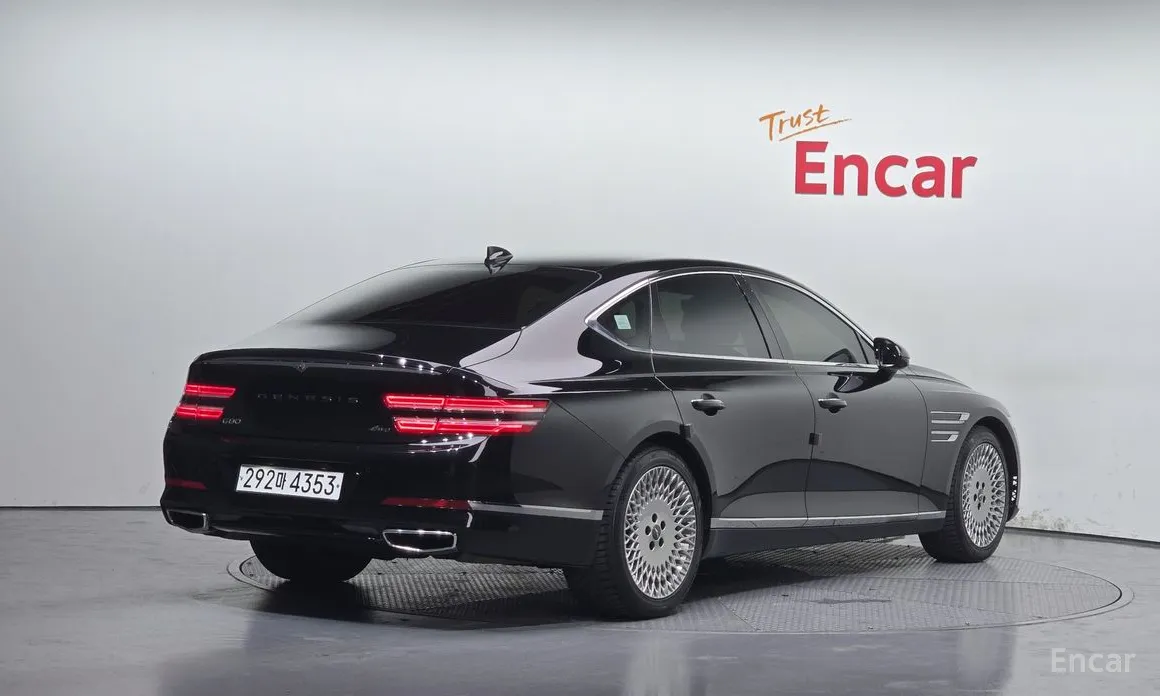 Фото 2 - Genesis G80