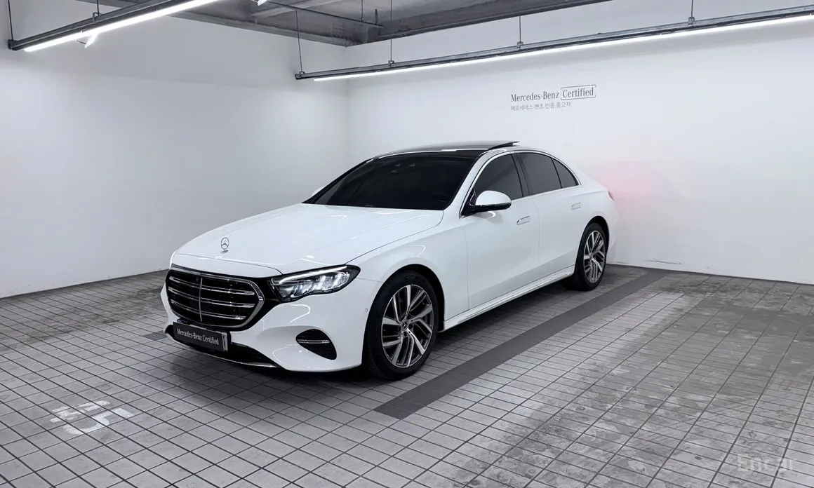 Фото 1 - Mercedes-Benz E-Class