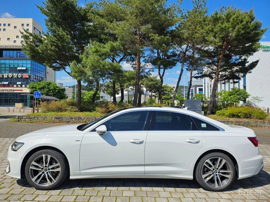 Фото 5 - Audi A6