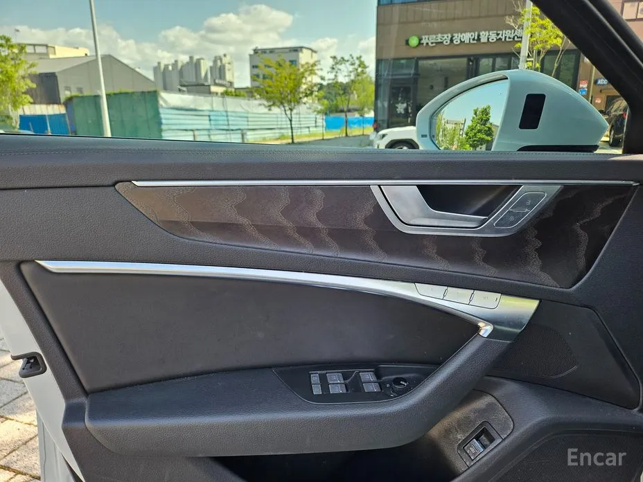 Фото 9 - Audi A6