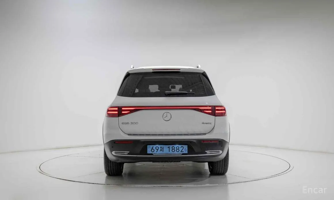 Фото 4 - Mercedes-Benz EQB