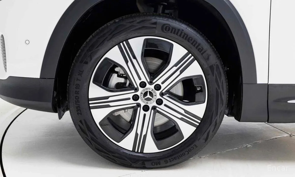 Фото 5 - Mercedes-Benz EQB