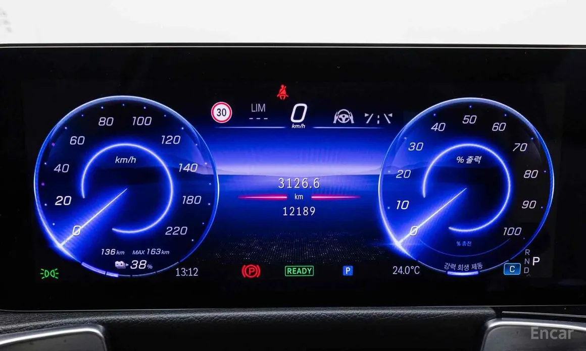 Фото 8 - Mercedes-Benz EQB