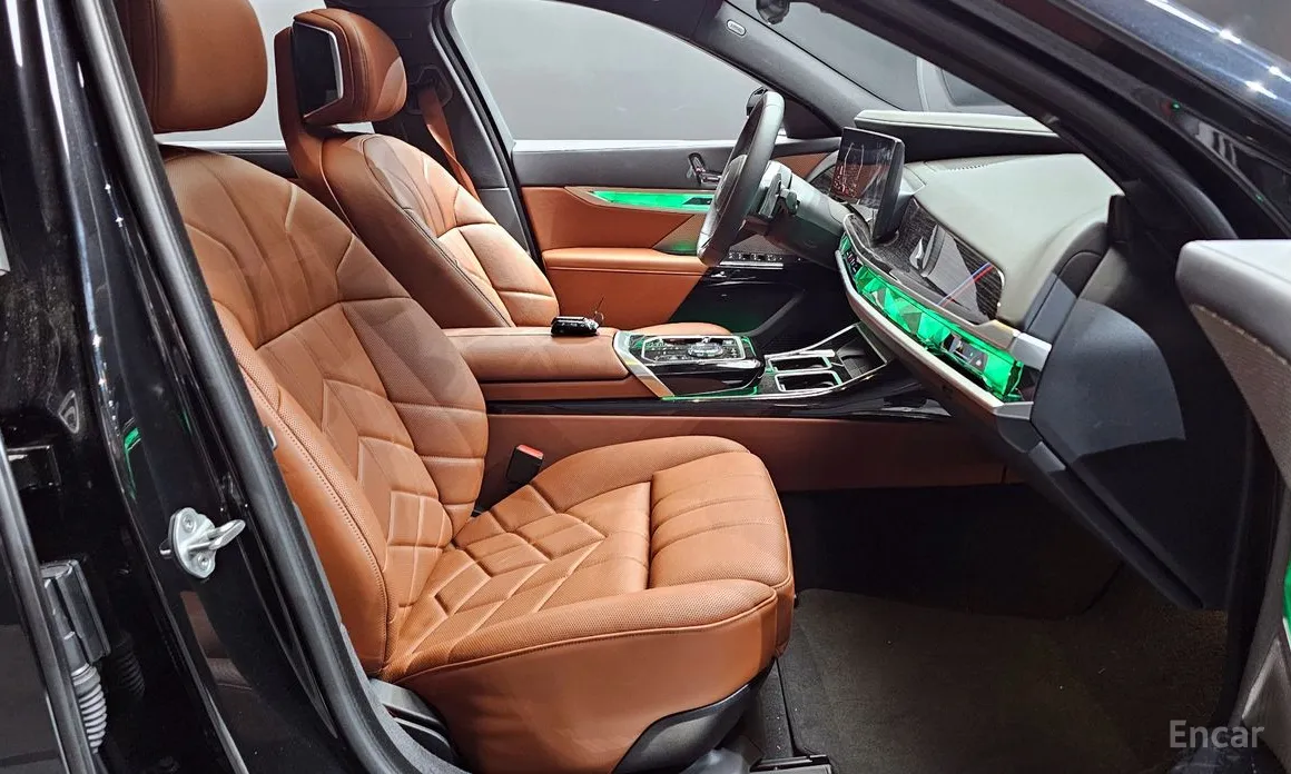 BMW 7 Series 2022 740i xDrive M Sport
