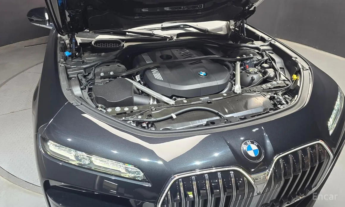 BMW 7 Series 2022 740i xDrive M Sport