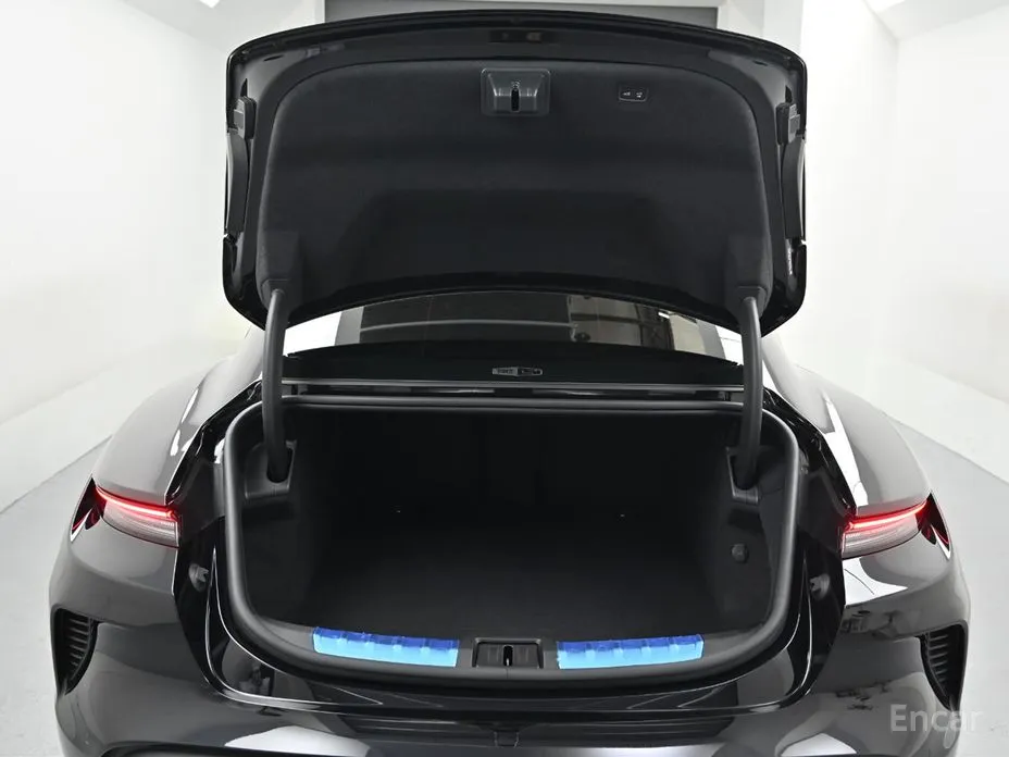 Фото 20 - Porsche Taycan