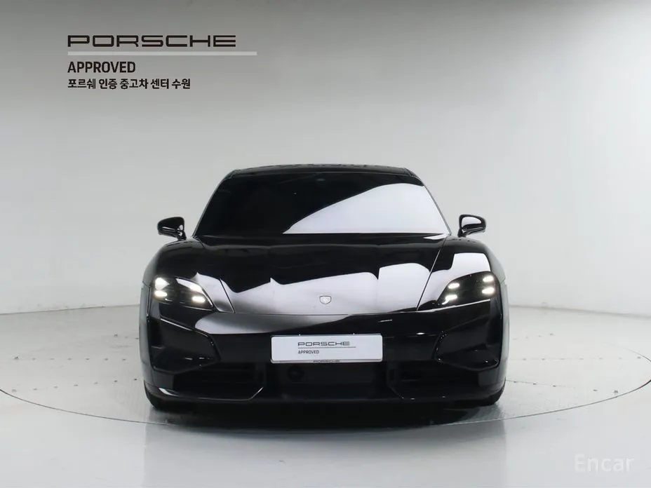 Фото 3 - Porsche Taycan