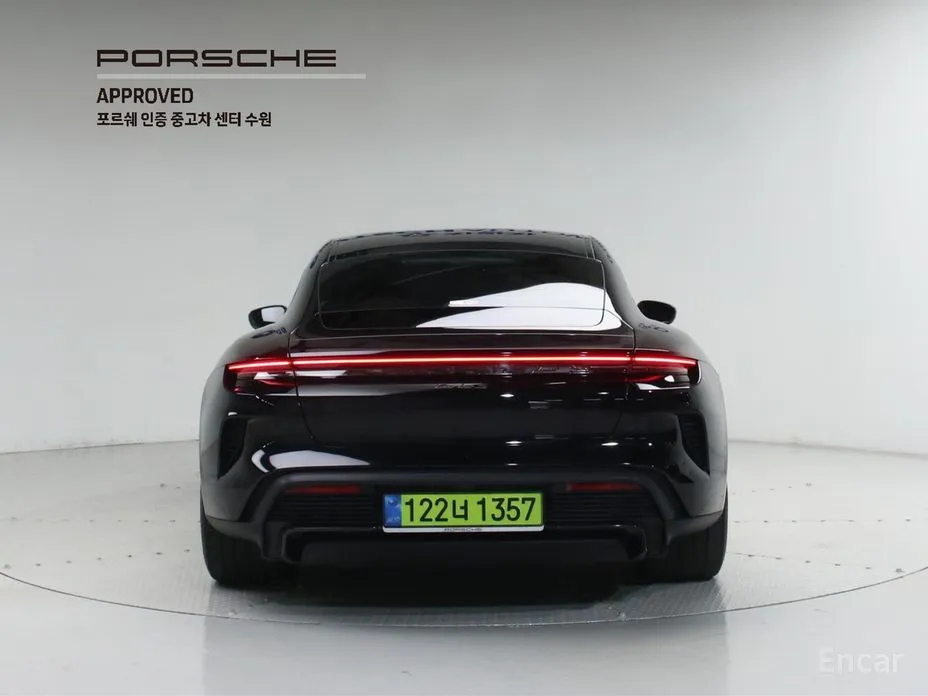 Фото 4 - Porsche Taycan